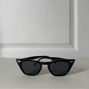 Black cat eye sunglasses